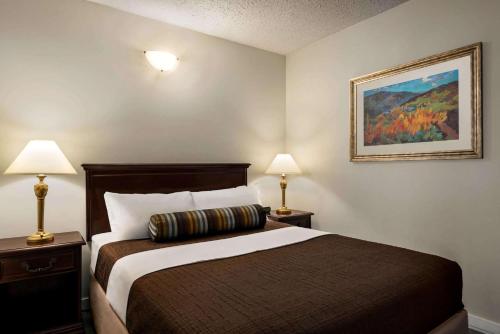 Travelodge by Wyndham Abbotsford Bakerview in Abbotsford, Canada