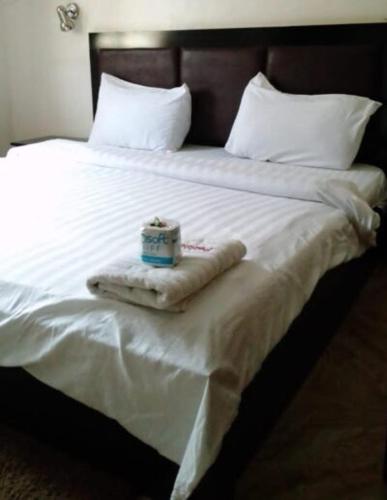 PebblesGold Suites