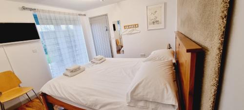 B - Simply Rooms - image 8