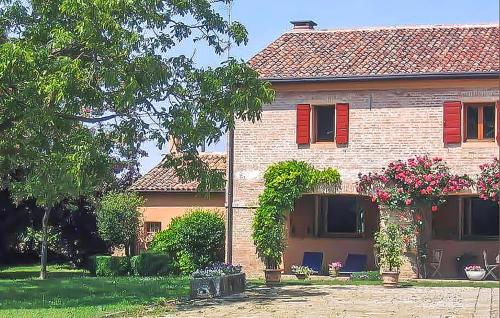 Pet Friendly Home In Boara Pisani With Kitchen