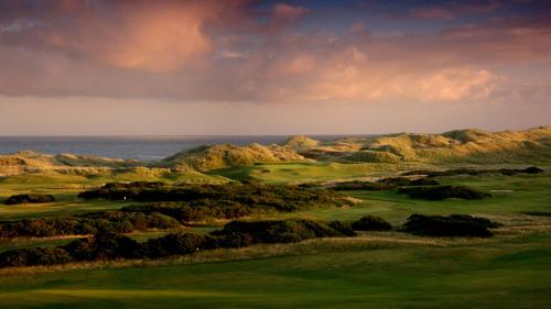 Luxurious home overlooking Cruden Bay golf course