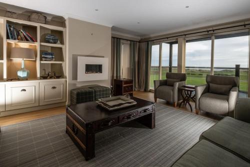 Luxurious home overlooking Cruden Bay golf course
