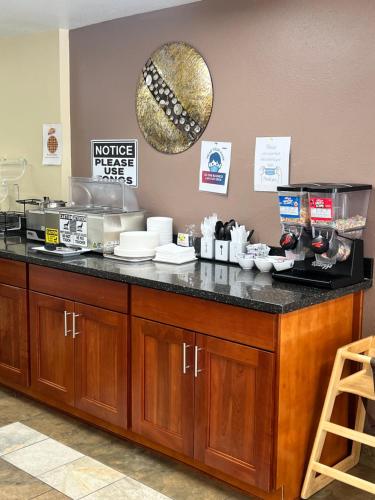 GuestHouse Inn & Suites Montesano - 식음료(F&B)