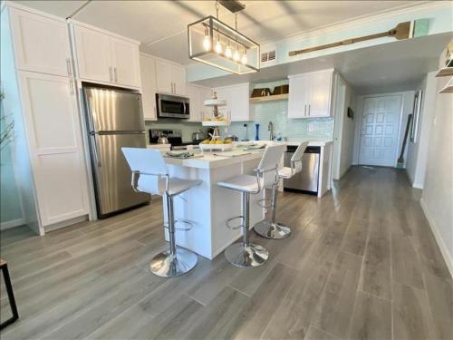 Saida III Condos S3506 - image 4