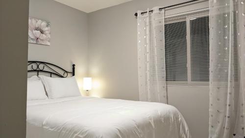 Beautiful Home With King Bed Ideal For Long Stays