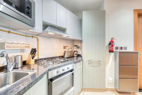 Pristine Studio at Bayz by Danube Business Bay by Deluxe Holiday Homes