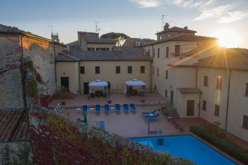 Басейн, Hotel San Lino in Вольтерра