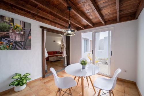 Pub/Ruang Rehat, El Callao II Suites in La Asomada