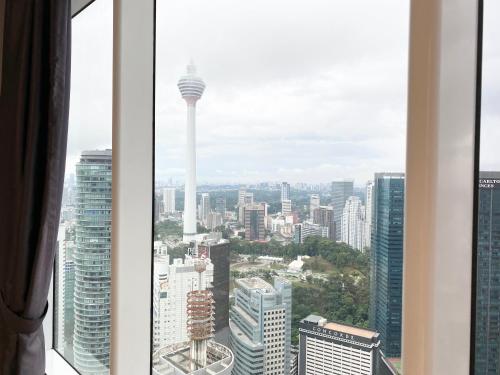 Sky Suites KLCC by GENESIS - image 2