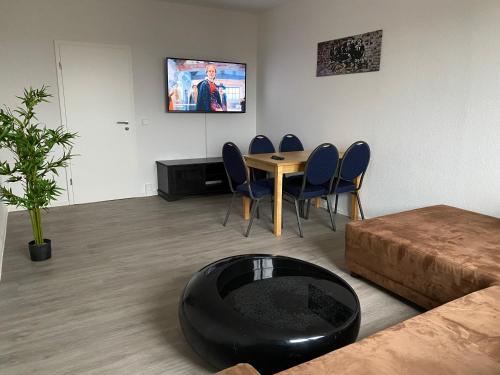 Schöne Monteurwohnung in Leipzig Grünau (Enjoy your stay with DKN - Mon-Sun - Late night check-in - Multilanguage - Leipzig Grunau - Witamy s) in West