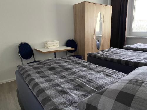 Schöne Monteurwohnung in Leipzig Grünau (Enjoy your stay with DKN - Mon-Sun - Late night check-in - Multilanguage - Leipzig Grunau - Witamy s) in West
