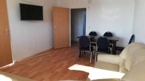 Enjoy your stay with DKN - Mon-Sun - Late night check-in - Multilanguage - Leipzig Grünau - Witamy serdecznie, Leipzig (photo 6)