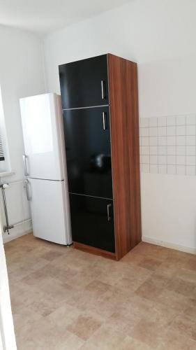 Helle Monteurwohnung in Leipzig Grünau (Enjoy your stay with DKN - Mon-Sun - Late night check-in - Multilanguage - Leipzig Grunau - Witamy s) in West