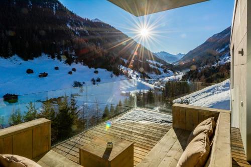 Balkong/terasse, Exclusive Apartment near Ischgl with Spa Area in house in Ulmich
