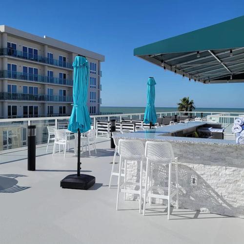 The Avalon Club - image 14