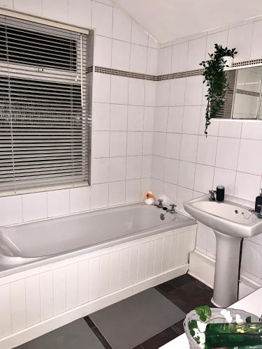 Bathroom, Contemporary 2 Bedroom Victorian Town House in Kimberley