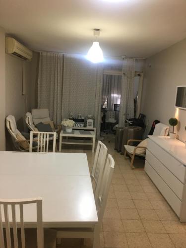 Yossi’s Place