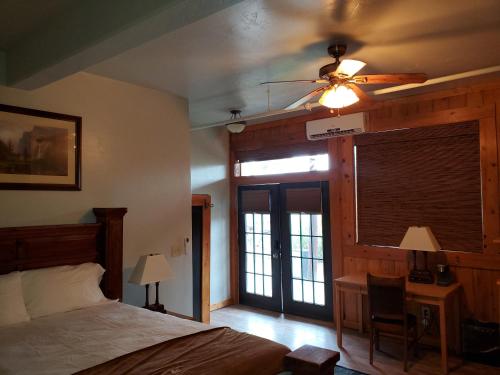 1 queen bed