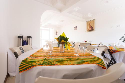 مطعم, Royal Elmount Hotel in Elmina