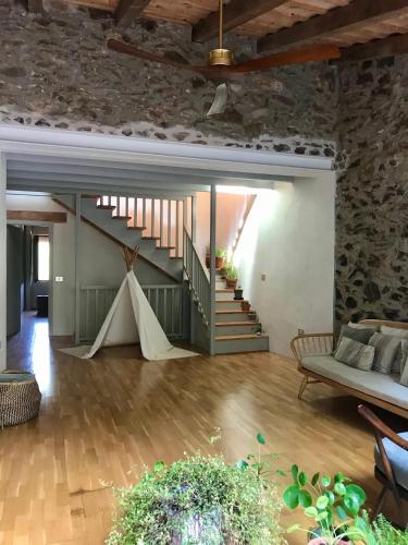  Casa de pueblo en la naturaleza, Unterkunft in Girona