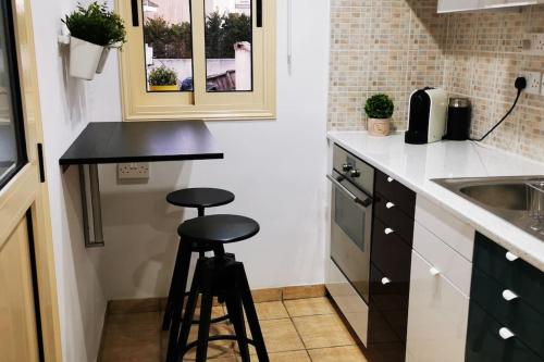 Pretty and quiet studio, with wifi and parking in Kato Polemidia