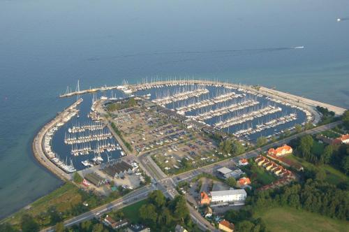 Hus m gaard have, 25m fra havet, havn, Strand, High speet internet, restauranter