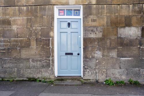 The Apartment, Bath, Bath (photo 3)