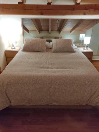  CA LA VALENTINA Precioso ático dúplex rústico in La Seu dUrgell