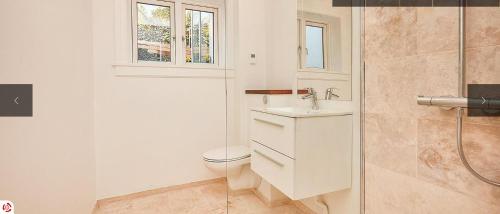  Hus m gaard have, 25m fra havet, havn, Strand, High speet internet, restauranter in Rungsted