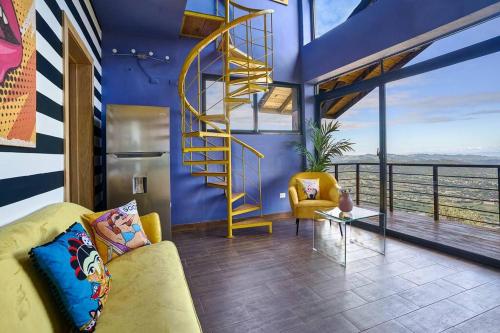 Villa Favella-Pop-Art-View-7BR-Jamaca De Dios-Balcony-Dream in Jarabacoa