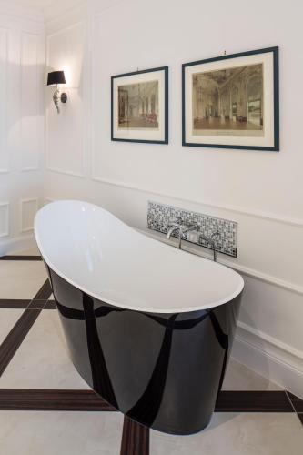 Fürdőszoba, Austria Trend Schloss Schoenbrunn Grand Suite near Schönbrunni Állatkert