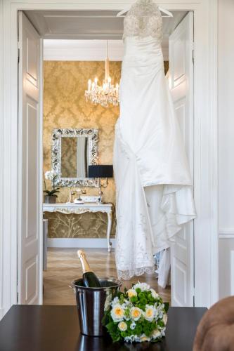 Schloß Schönbrunn Grand Suite - image 7