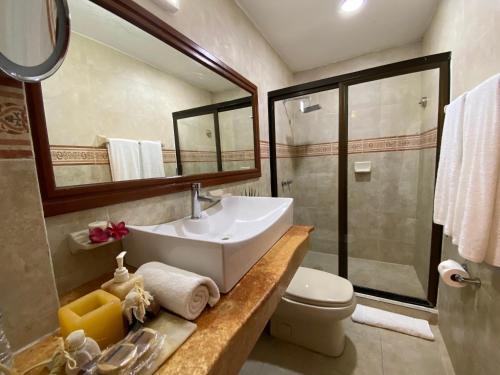 room detail thumbnail 2