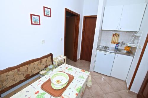 Studio Apartment image 1