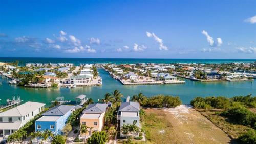 Mahi-Mahi House 3bed/4bath with pool dock - image 2