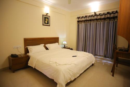 The Lounge Business Hotel – Bangalore, MN