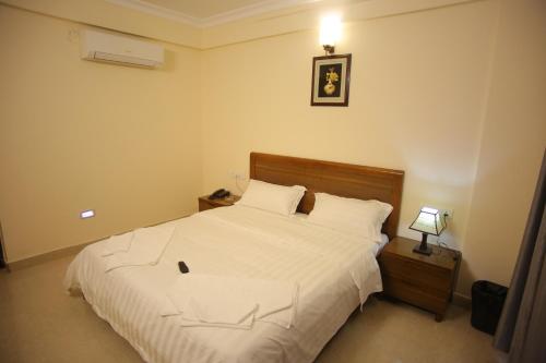 The Lounge Business Hotel – Bangalore, MN