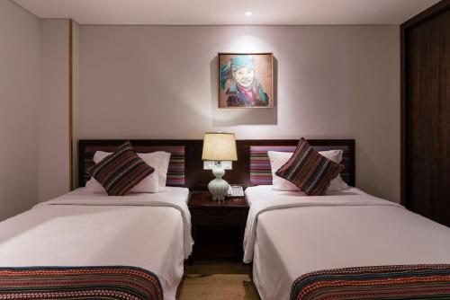 Bed, Au Lac Legend Hotel near National University / HCMC Economic University