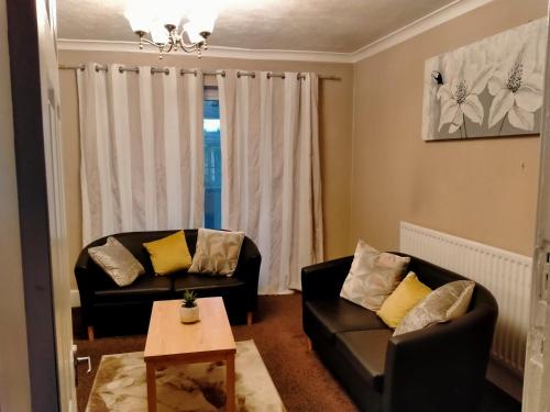 The Nest an Immaculate 3-Bed House in Walsall