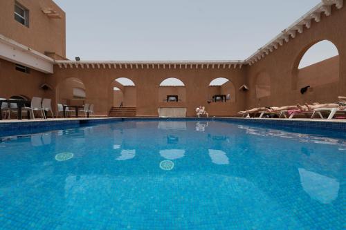 游泳池, Hotel Al Massira in 阿尤恩