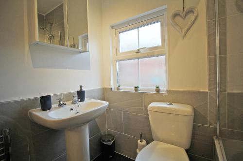 Cheerful two bedroom town house in Chester