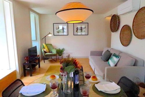 Castelo Superior Two Bedroom Apartment by Les Deux Mariettes, Lissabon