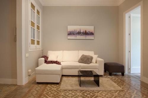 Enjoy Apartments Borrell - Tap to explore photos