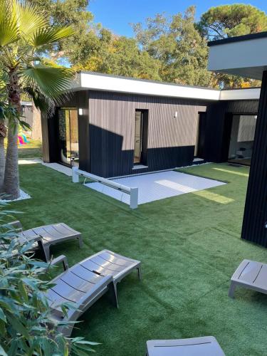 villa avec piscine et studio 400 mètre de la plage gîte à louer Plage d'Ondres