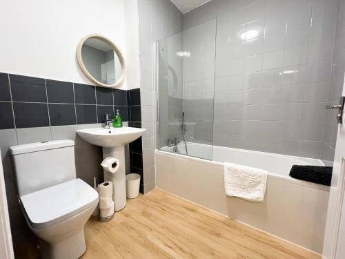 Glasgow 2 Bedroom Apartment, Glasgow (photo 9)