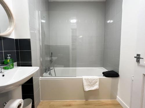 Glasgow 2 Bedroom Apartment, Glasgow (photo 10)
