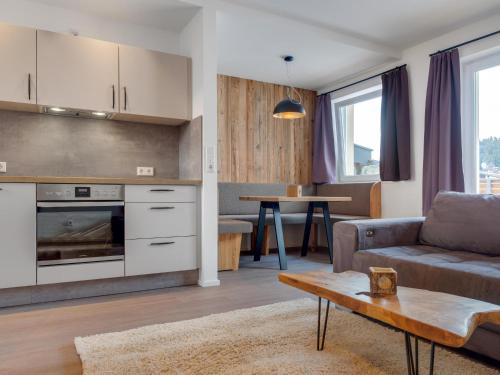 Premium Apartment 4 with 2 Bedrooms and Balcony