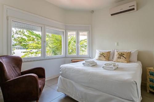 Casa com 3 quartos aconchegante e FRENTE LAGOA #LC04
