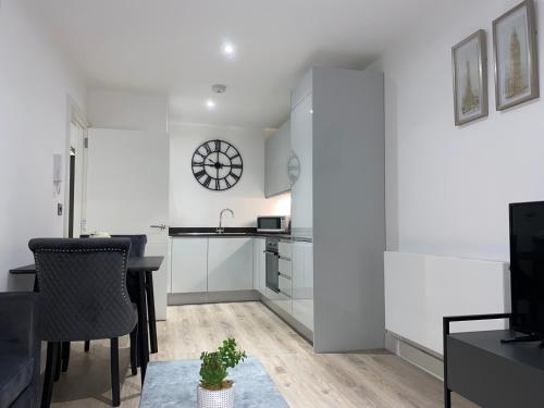 Roomotel - Streetsbrook Apartments