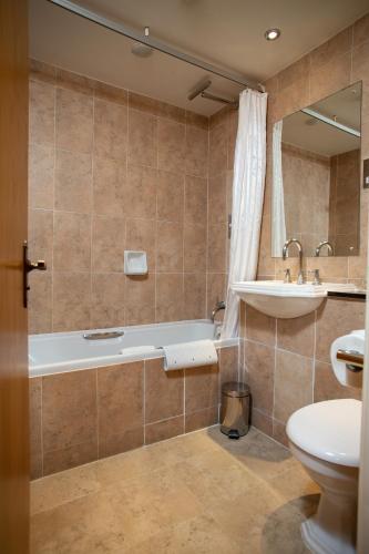 Royal Oak Hotel - image 4